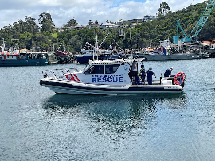 Marine Rescue NSW volunteers assist search for missing diver on far ...